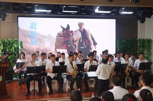 高雅藝術潤童心，管樂之聲傳校園——榆林學院管樂團走進高新二小藝術交流活動側記